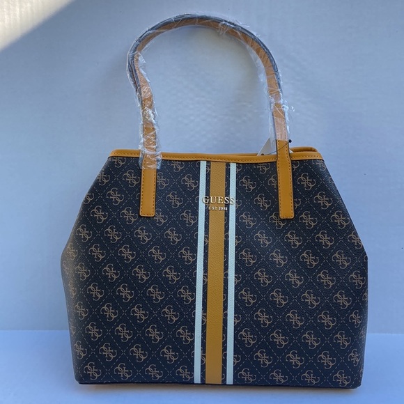 New GUESS Tote Set - Picture 6 of 9